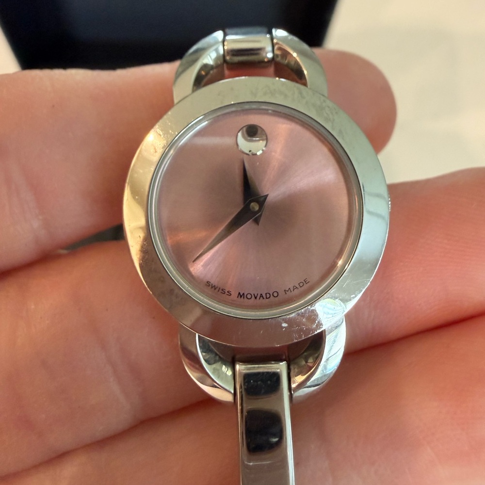 Movado Women’s Silver Bracelet Watch with Pink Dial, elegant, feminine, like new - Picture 3 of 12